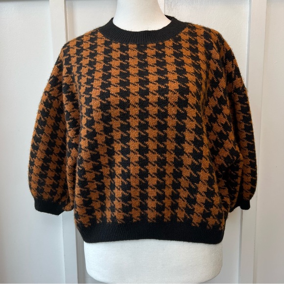 Astr Sweaters - ASTR Label Womens Siz Medium Brown Black Houndstooth Sweater Cropped 3/4 Sleeves